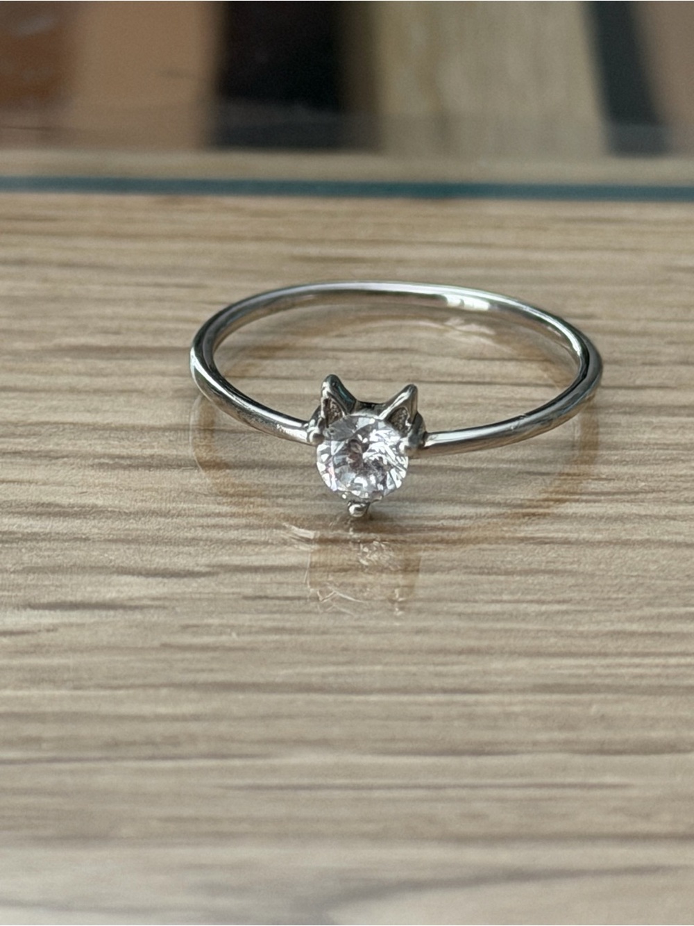 925 Sterling Silver Cat Ear Solitaire Ring with Clear Stone